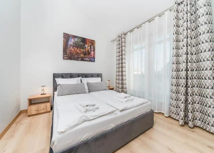 Select Suites By Mb Apartments